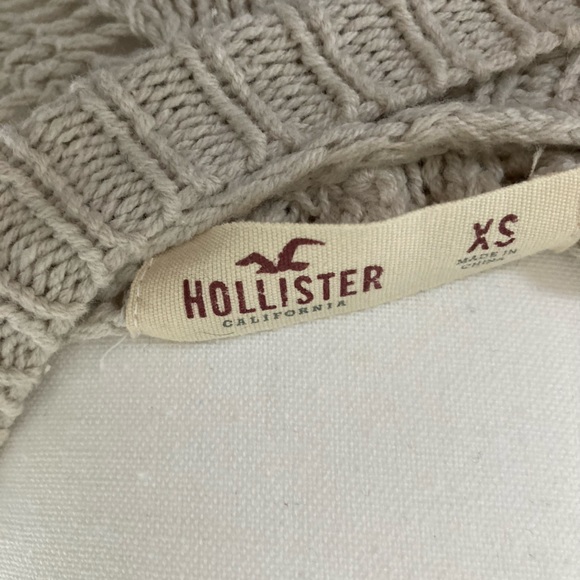 Hollister short sleeve sweater size extra small (oversized) - Picture 2 of 5